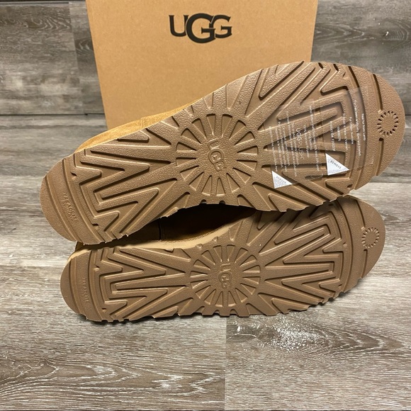 UGG | Classic Femme Zip Mini In Chestnut NEW In Box - Picture 8 of 12